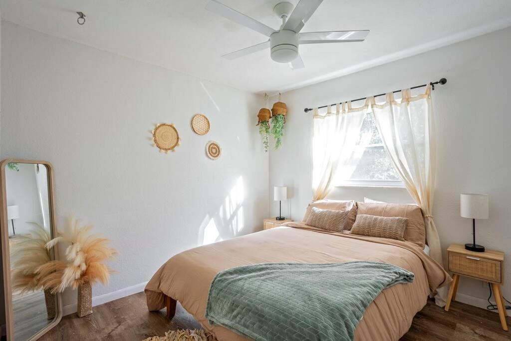 Cozy Lakefront Home W/ Pool -7 Mins From Legoland Winter Haven Bagian luar foto