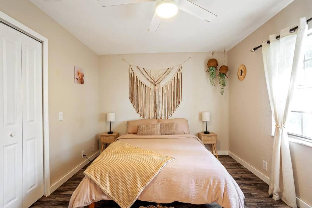 Cozy Lakefront Home W/ Pool -7 Mins From Legoland Winter Haven Bagian luar foto