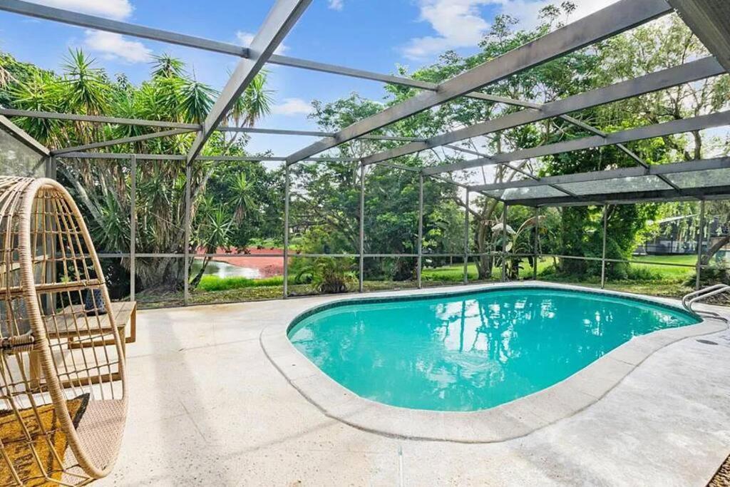 Cozy Lakefront Home W/ Pool -7 Mins From Legoland Winter Haven Bagian luar foto