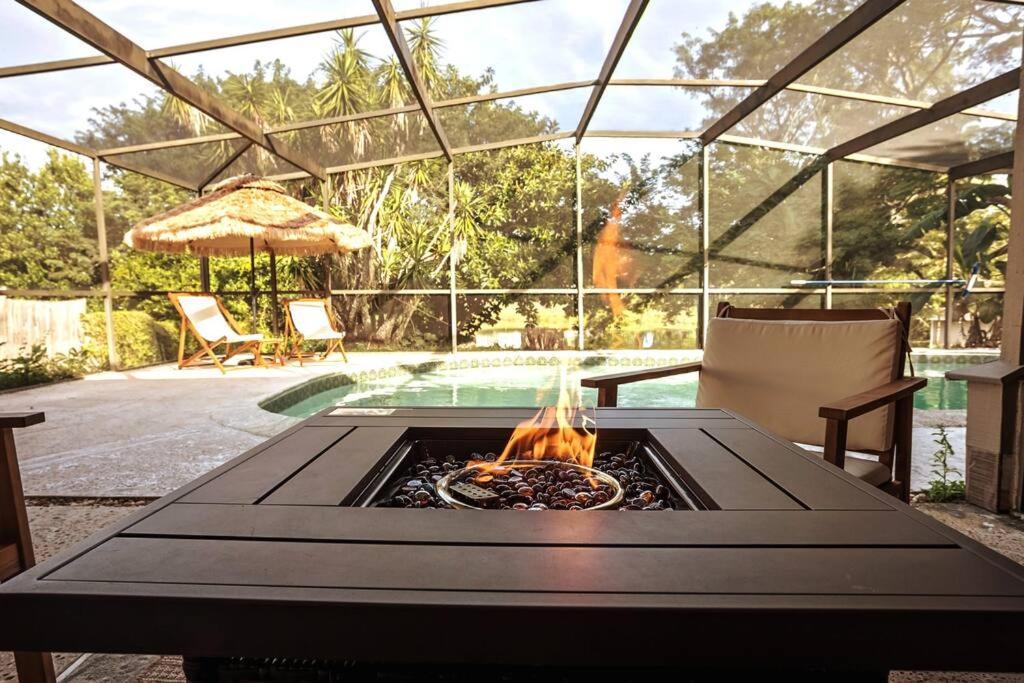 Cozy Lakefront Home W/ Pool -7 Mins From Legoland Winter Haven Bagian luar foto